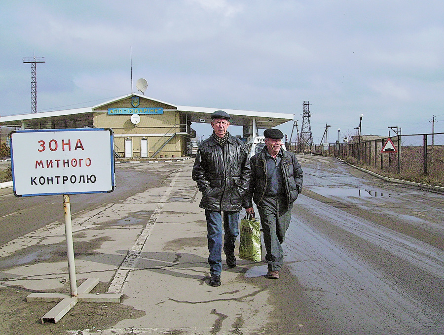 міжнародному пункті пропуску Ізварине жодного напливу біженців немає. Фото автора